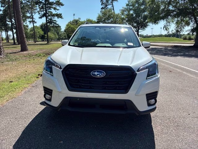 2023 Crystal White Pearl Subaru Forester Premium AWD SUV