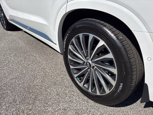 2025 Hyper White Hyundai Palisade Calligraphy FWD SUV