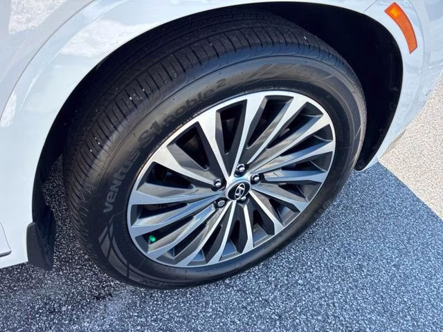 2025 Hyper White Hyundai Palisade Calligraphy FWD SUV