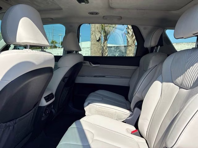 2025 Hyper White Hyundai Palisade Calligraphy FWD SUV