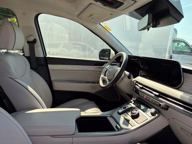2025 Hyper White Hyundai Palisade Calligraphy FWD SUV