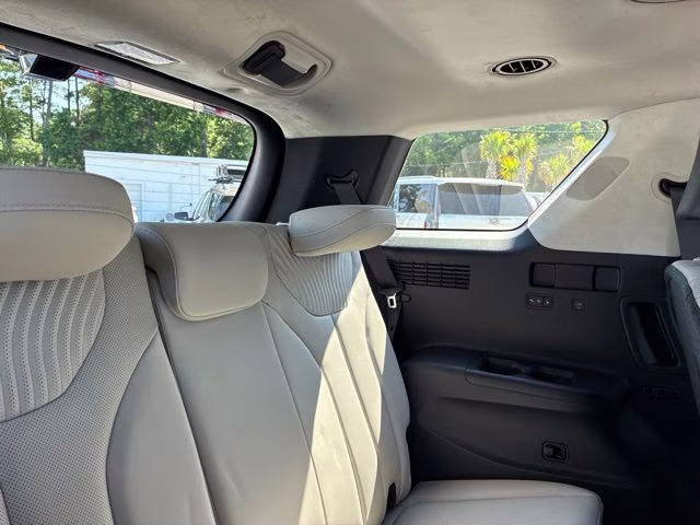 2025 Hyper White Hyundai Palisade Calligraphy FWD SUV