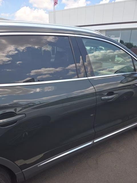 2023 Green Metallic Lincoln Nautilus Reserve FWD SUV