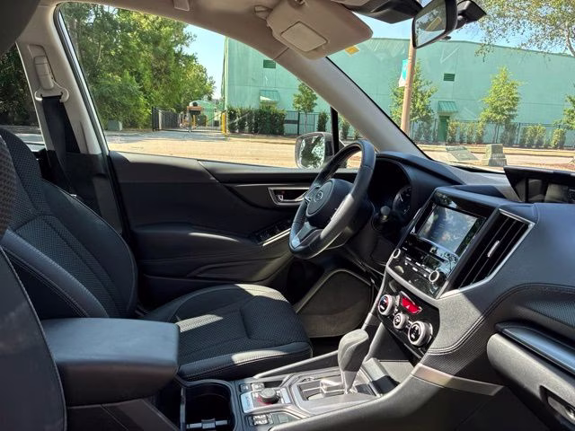 2023 Crystal White Pearl Subaru Forester Premium AWD SUV