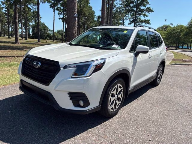 2023 Crystal White Pearl Subaru Forester Premium AWD SUV