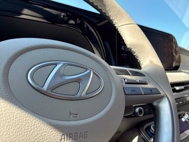 2025 Hyper White Hyundai Palisade Calligraphy FWD SUV