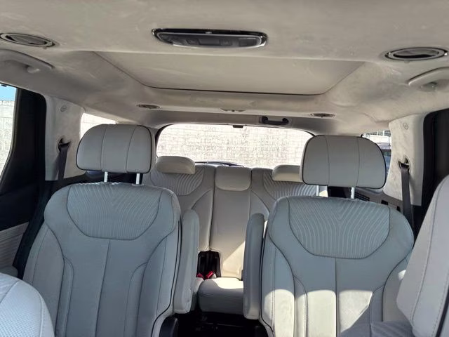 2025 Hyper White Hyundai Palisade Calligraphy FWD SUV
