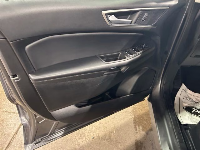 2024 Gray Metallic Ford Edge SEL AWD SUV