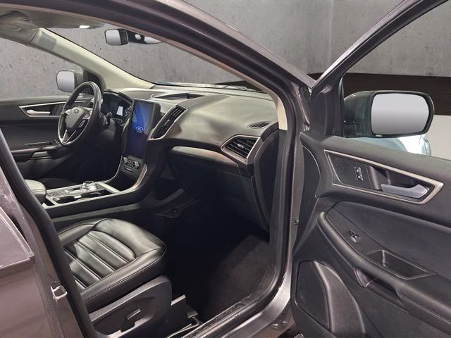 2024 Gray Metallic Ford Edge SEL AWD SUV