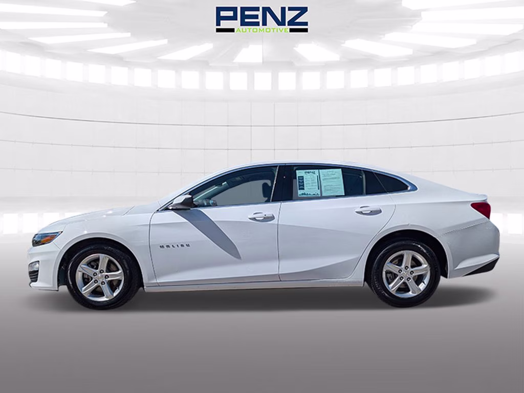 2024 Summit White Chevrolet Malibu LT FWD Sedan