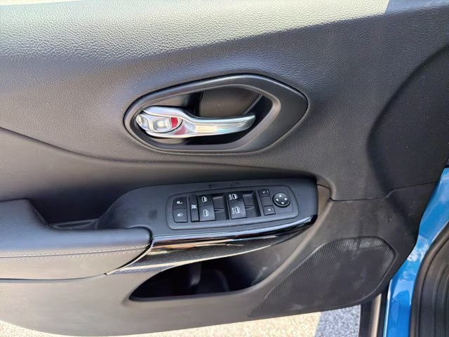 2023 Hydro Blue Pearlcoat Jeep Cherokee Altitude Lux 4X4 SUV