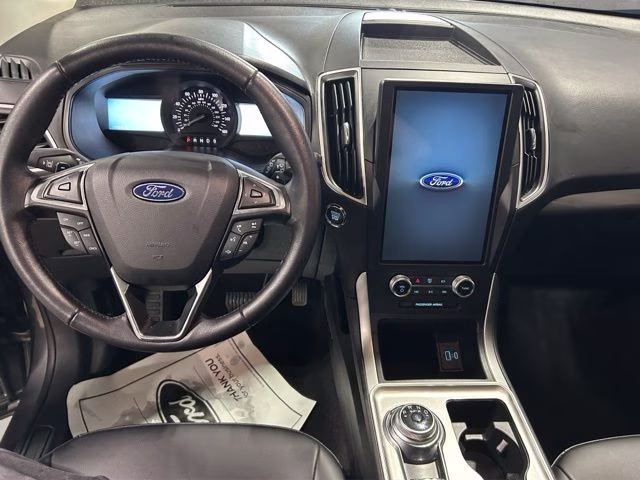 2024 Gray Metallic Ford Edge SEL AWD SUV