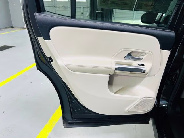 2021 Black Mercedes-Benz GLB GLB 250 FWD SUV