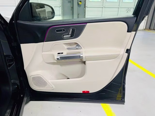 2021 Black Mercedes-Benz GLB GLB 250 FWD SUV