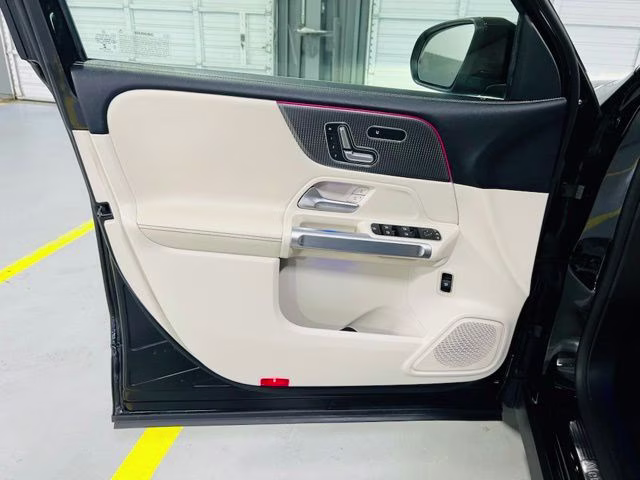 2021 Black Mercedes-Benz GLB GLB 250 FWD SUV