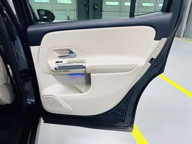 2021 Black Mercedes-Benz GLB GLB 250 FWD SUV