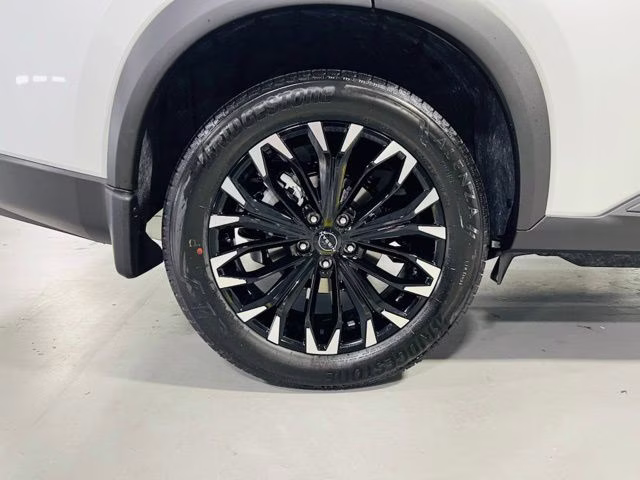 2026 Everest White Pearl Tricoat Nissan Rogue Dark Armor FWD SUV