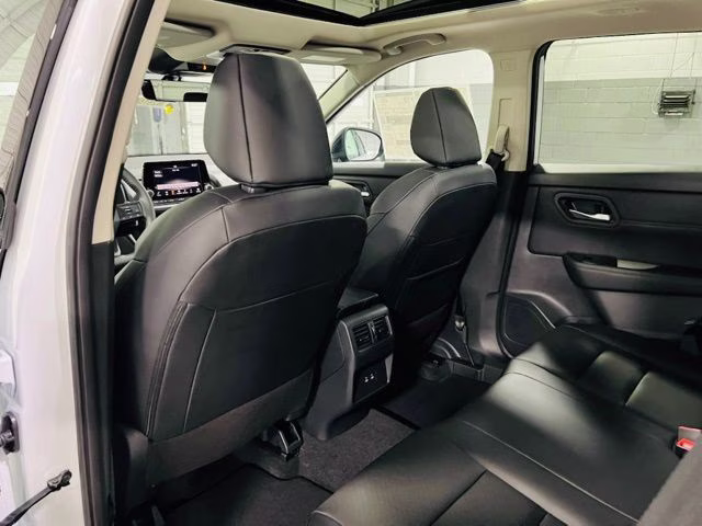 2026 Everest White Pearl Tricoat Nissan Rogue Dark Armor FWD SUV