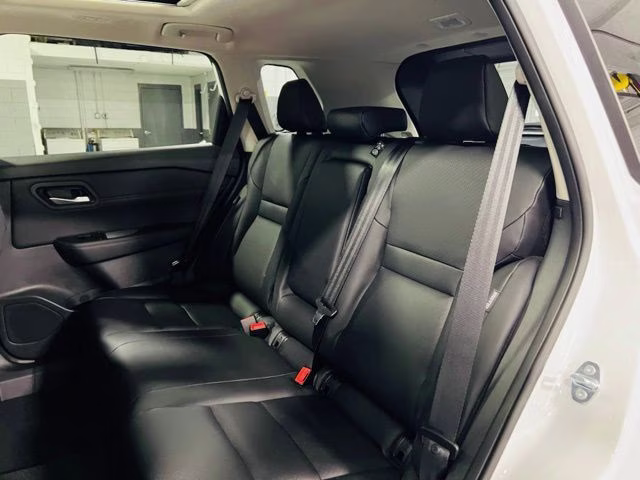 2026 Everest White Pearl Tricoat Nissan Rogue Dark Armor FWD SUV