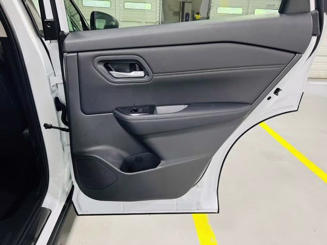 2026 Everest White Pearl Tricoat Nissan Rogue Dark Armor FWD SUV