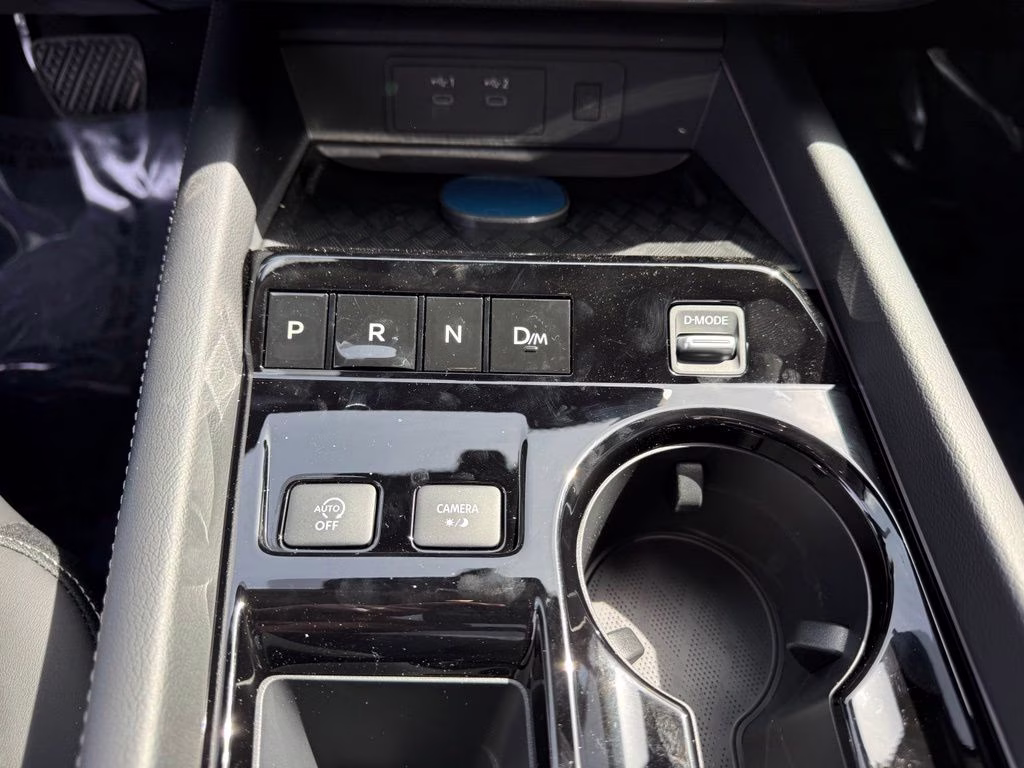 2026 Everest White Pearl/Black Nissan Murano Platinum AWD SUV