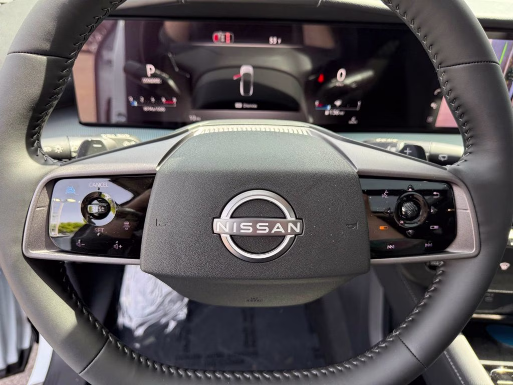 2026 Everest White Pearl/Black Nissan Murano Platinum AWD SUV