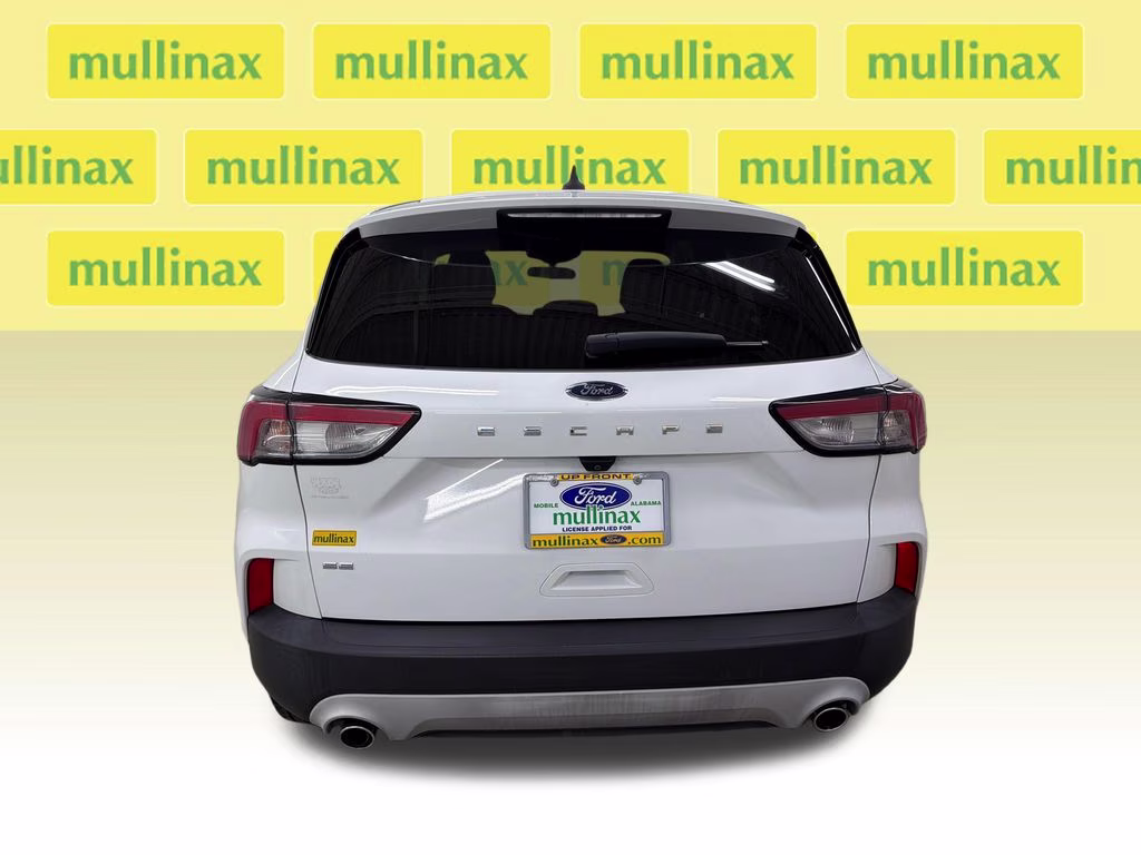 2022 Oxford White Ford Escape SE FWD SUV