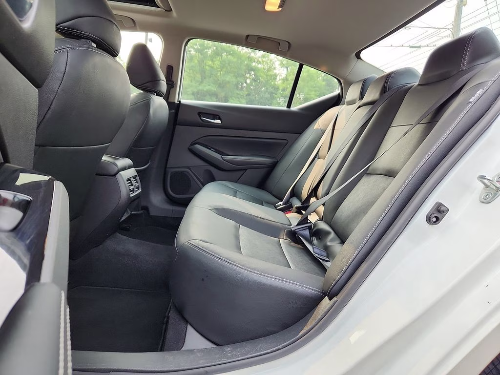 2023 Pearl White Tricoat Nissan Altima 2.5 SL AWD Sedan
