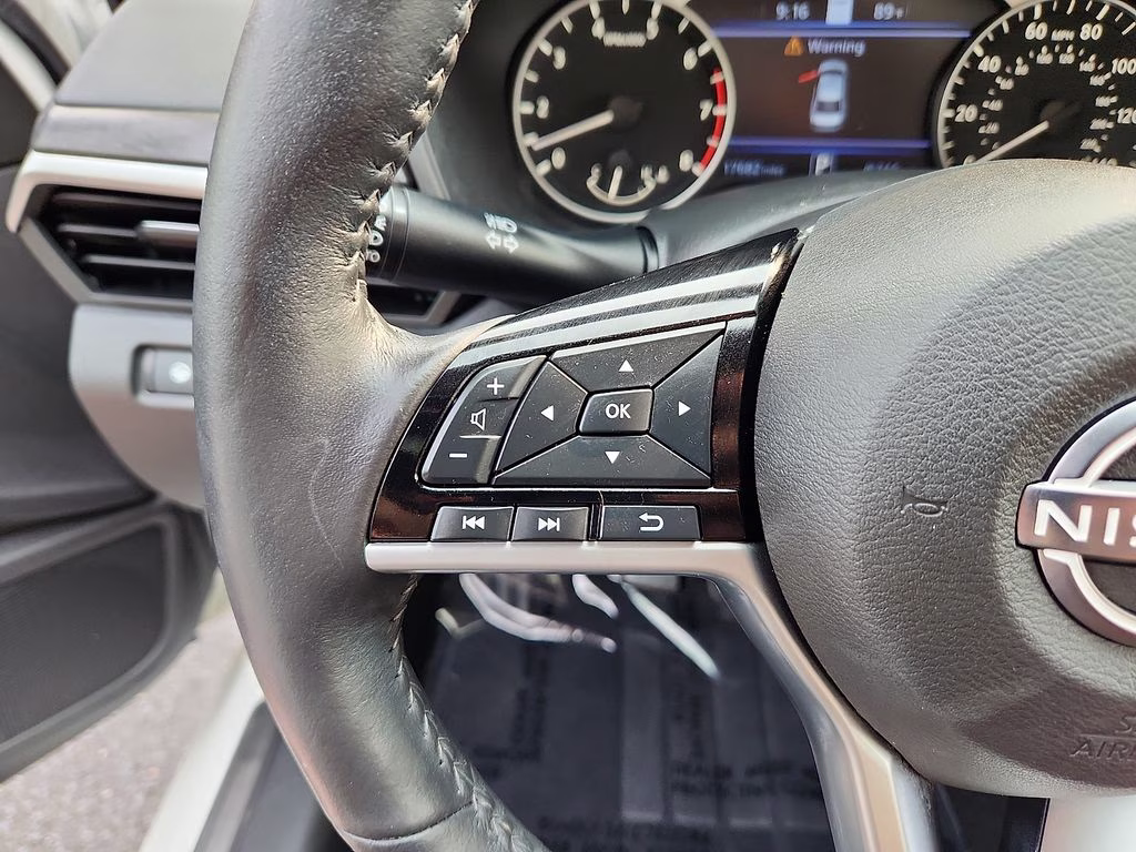 2023 Pearl White Tricoat Nissan Altima 2.5 SL AWD Sedan