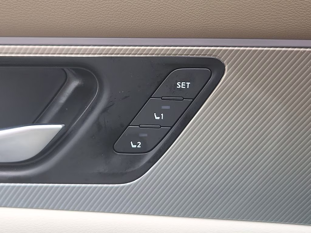 2026 Everest White Pearl Tricoat Nissan Murano Platinum AWD SUV