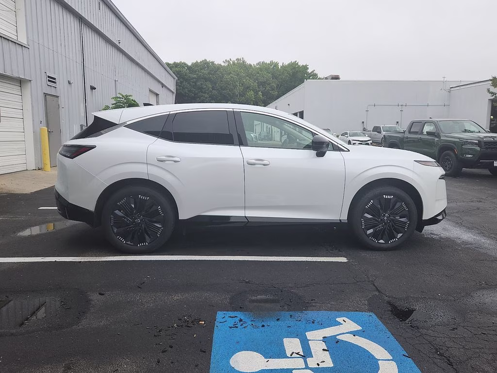 2026 Everest White Pearl Tricoat Nissan Murano Platinum AWD SUV