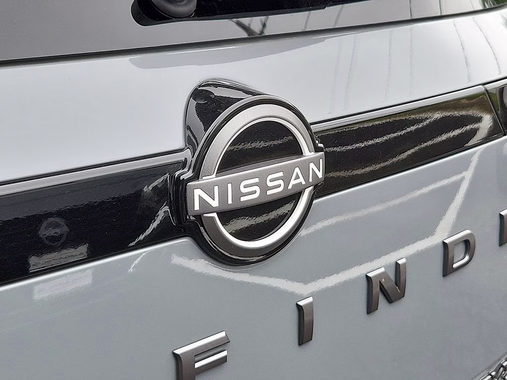2026 Boulder Gray Pearl Nissan Pathfinder Platinum 4X4 SUV