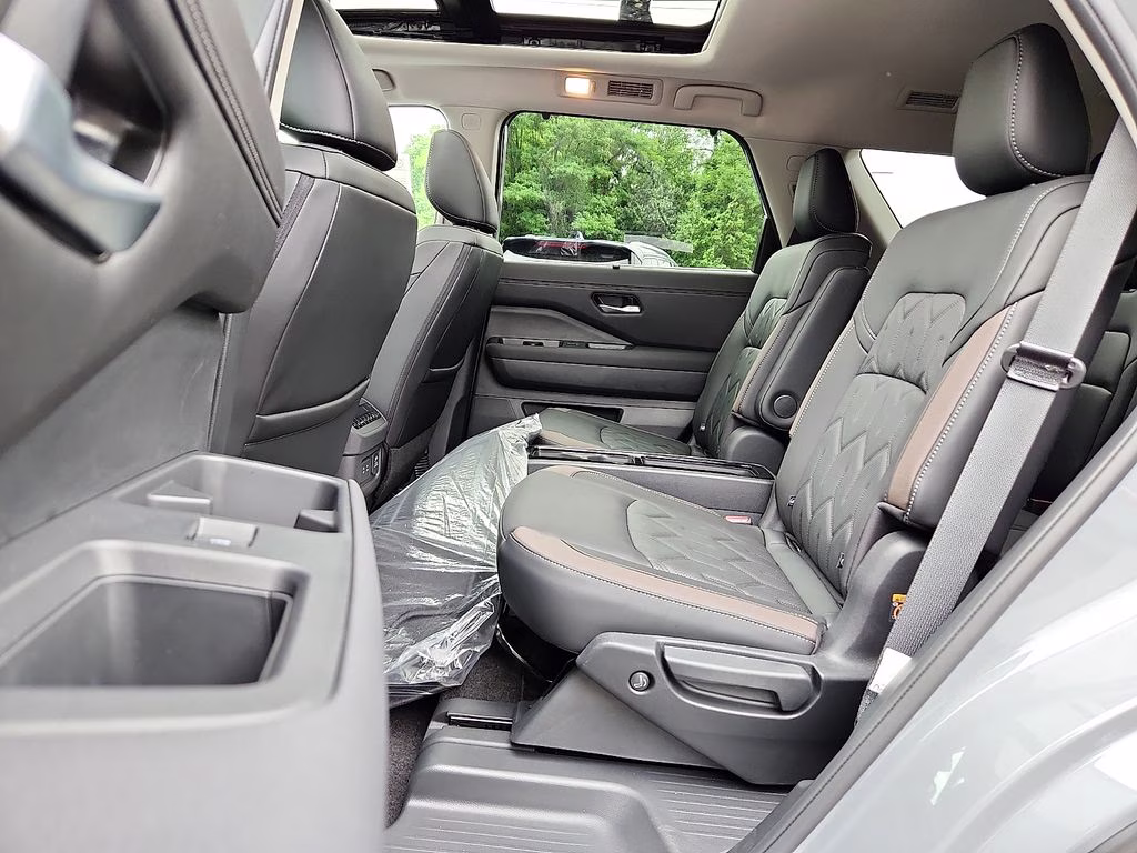 2026 Boulder Gray Pearl Nissan Pathfinder Platinum 4X4 SUV