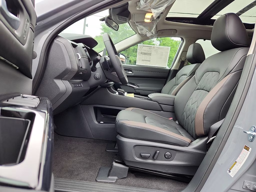 2026 Boulder Gray Pearl Nissan Pathfinder Platinum 4X4 SUV