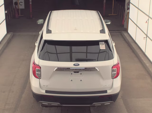 2024 Star White Metallic Tri-Coat Ford Explorer XLT 4X4 SUV