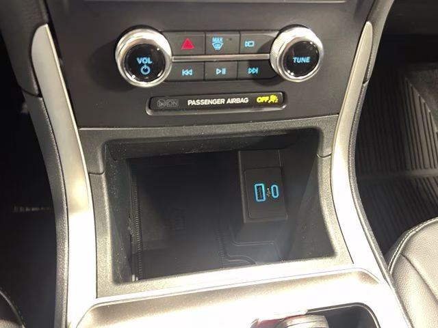 2024 Oxford White Ford Edge SEL AWD SUV