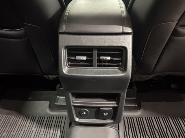 2024 Oxford White Ford Edge SEL AWD SUV