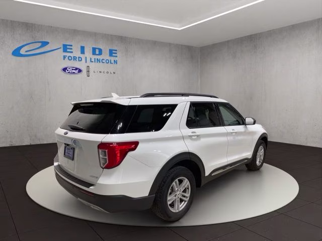 2024 Star White Metallic Tri-Coat Ford Explorer XLT 4X4 SUV