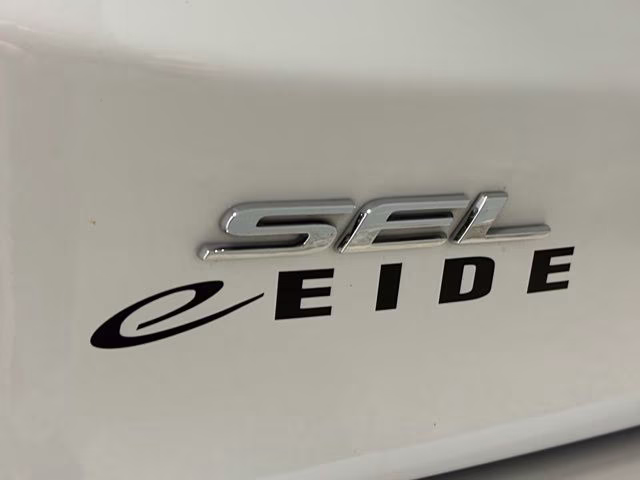 2024 Oxford White Ford Edge SEL AWD SUV
