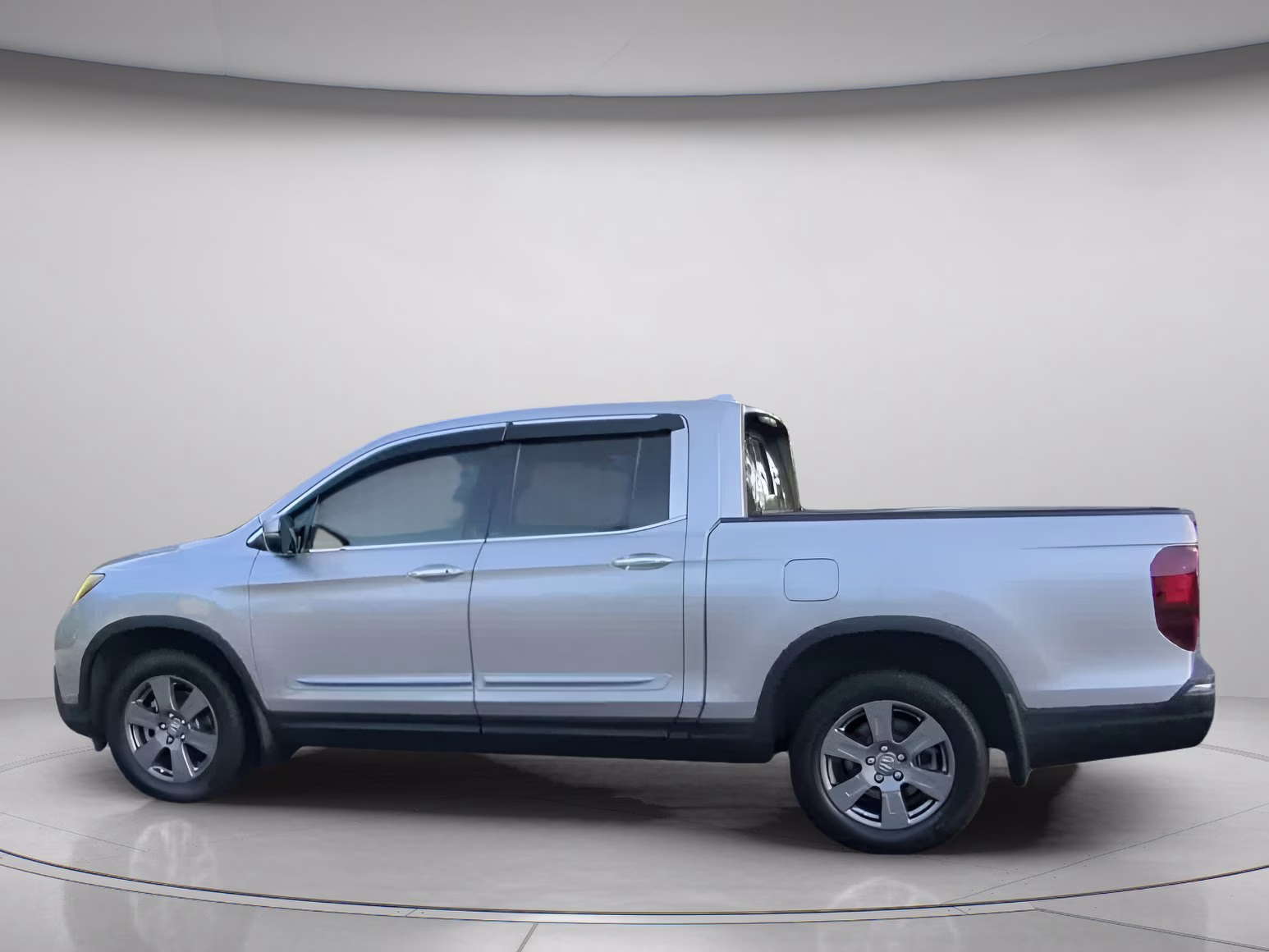 2020 Lunar Silver Metallic Honda Ridgeline RTL-E Crew Cab Pickup AWD Truck