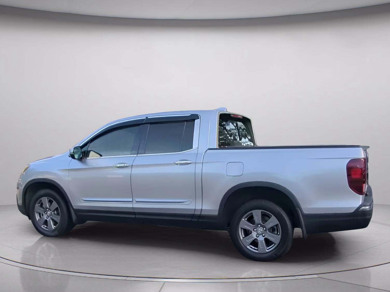 2020 Lunar Silver Metallic Honda Ridgeline RTL-E Crew Cab Pickup AWD Truck