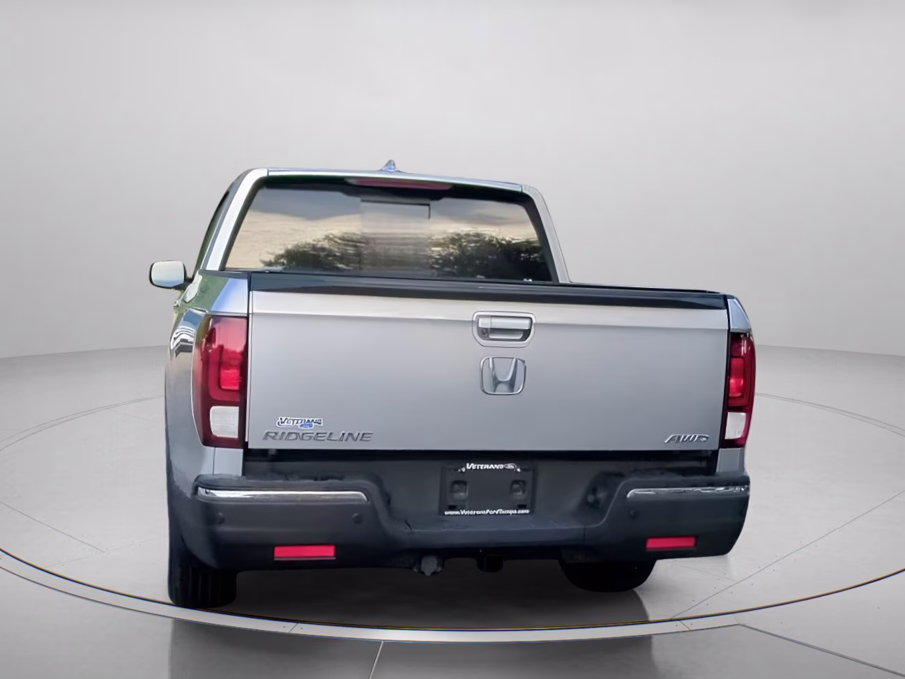 2020 Lunar Silver Metallic Honda Ridgeline RTL-E Crew Cab Pickup AWD Truck