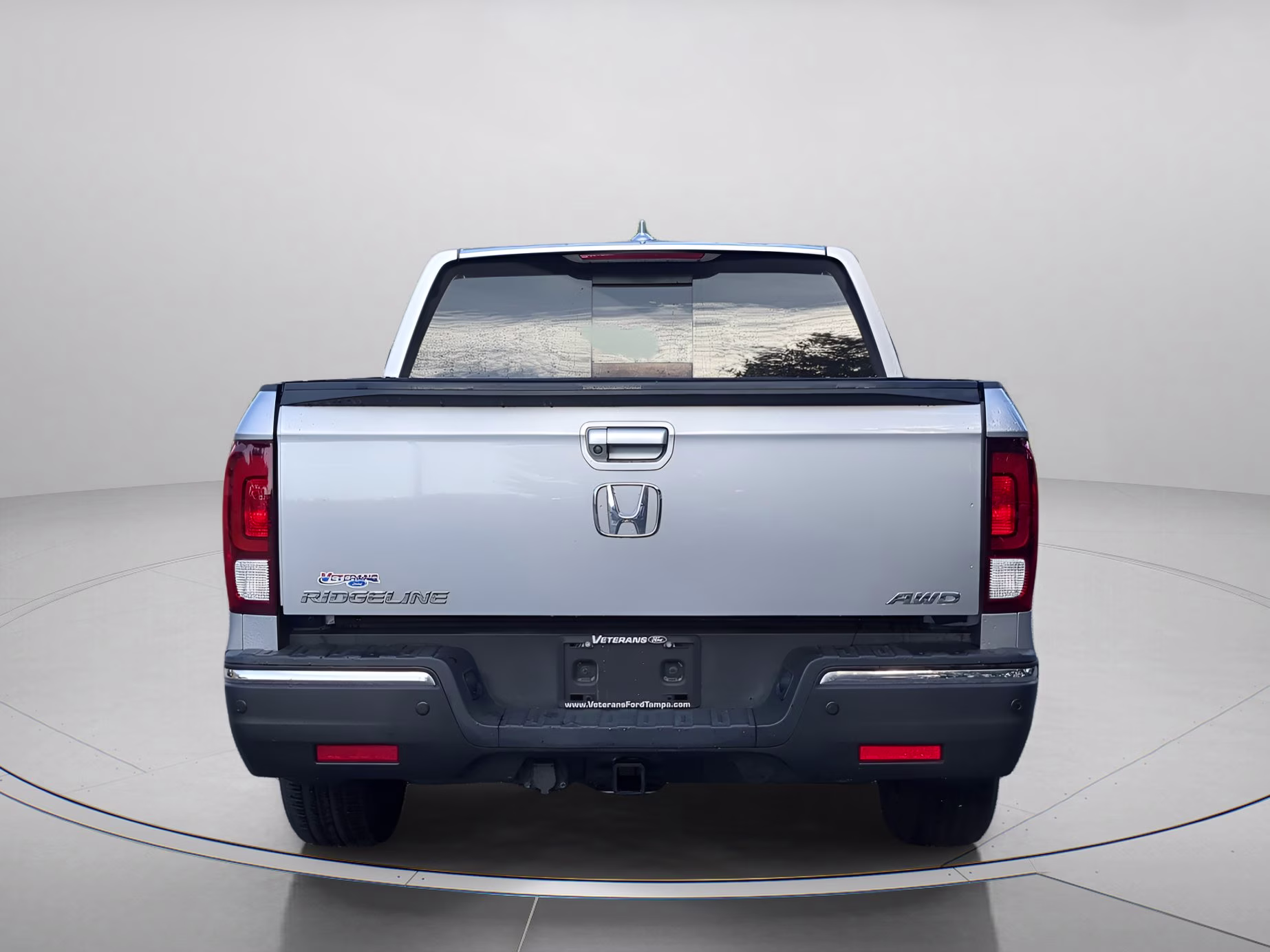 2020 Lunar Silver Metallic Honda Ridgeline RTL-E Crew Cab Pickup AWD Truck