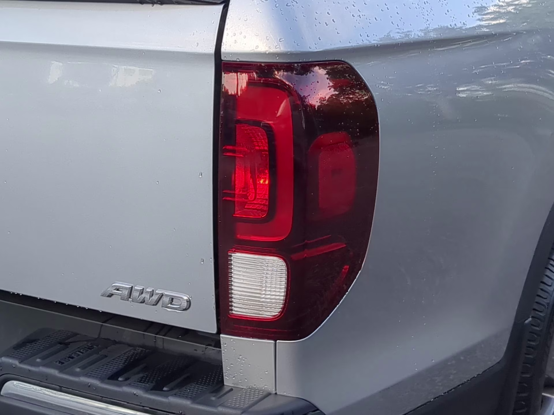 2020 Lunar Silver Metallic Honda Ridgeline RTL-E Crew Cab Pickup AWD Truck