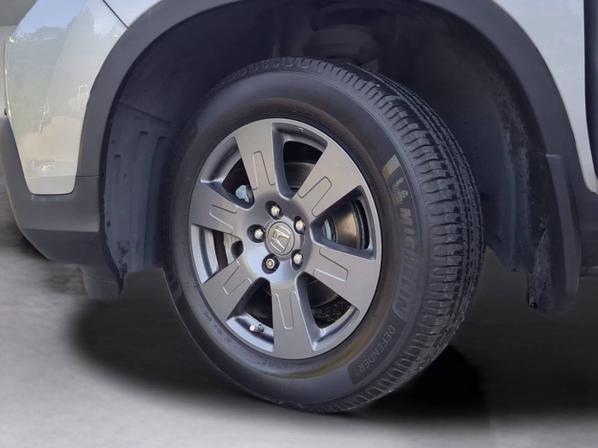 2020 Lunar Silver Metallic Honda Ridgeline RTL-E Crew Cab Pickup AWD Truck