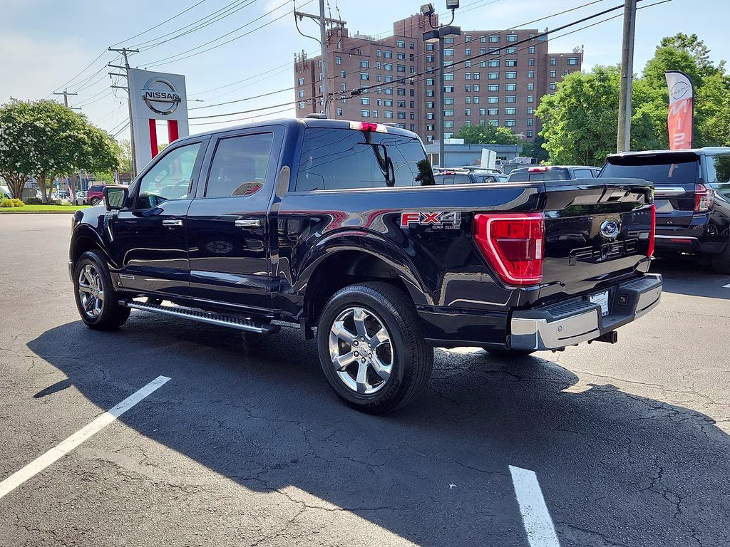 2021 Blue Metallic Ford F-150 XLT 4X4 Truck