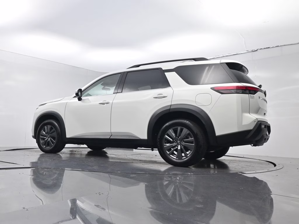 2023 Glacier White Nissan Pathfinder SV FWD SUV