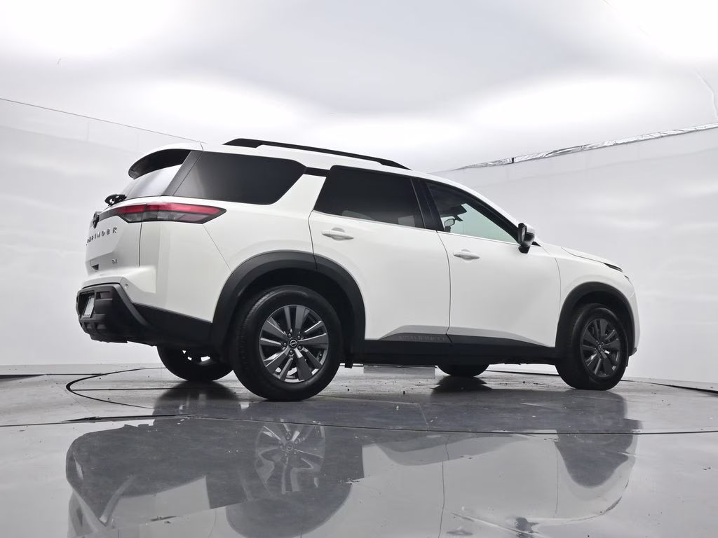 2023 Glacier White Nissan Pathfinder SV FWD SUV