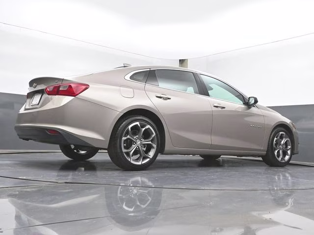 2024 Mineral Gray Metallic Chevrolet Malibu LT FWD Sedan