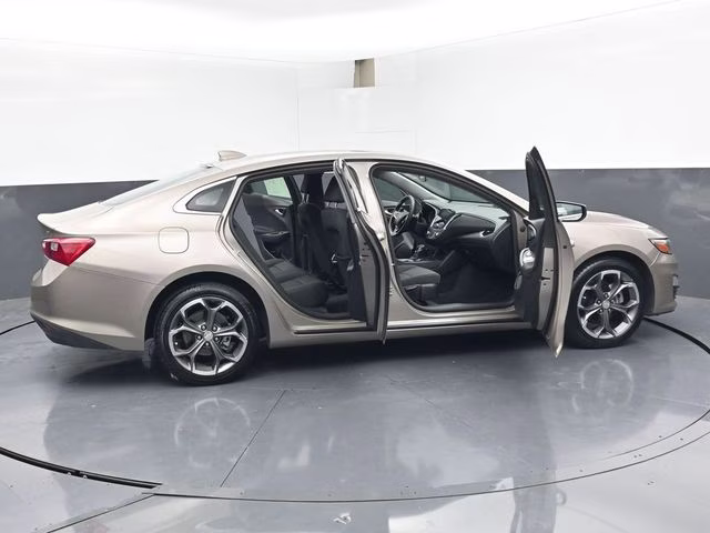 2024 Mineral Gray Metallic Chevrolet Malibu LT FWD Sedan